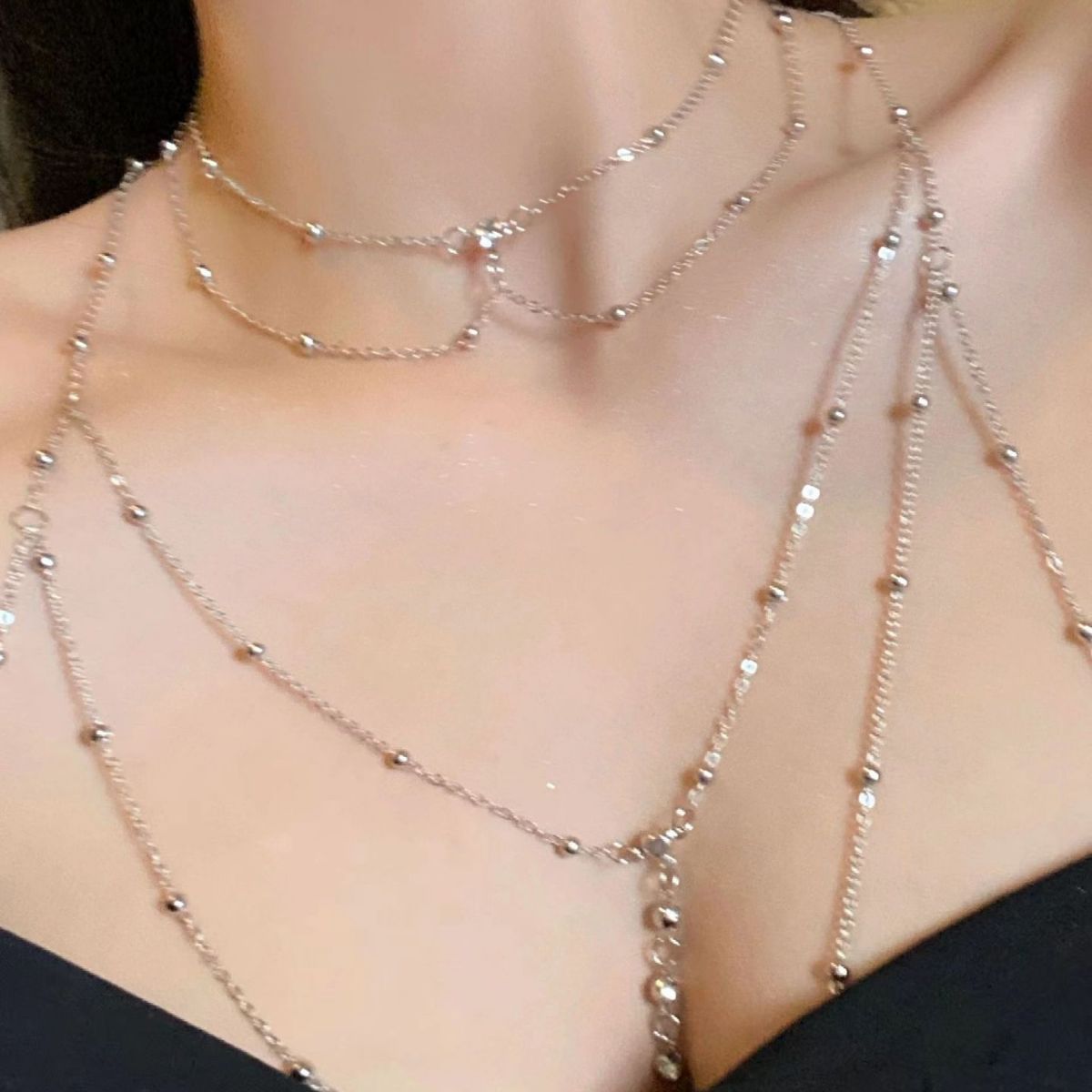 Fashionable diamond bead chain body chain decorated with diamond pendant tassel necklace chest chain fashionable women's European and American trendy chain