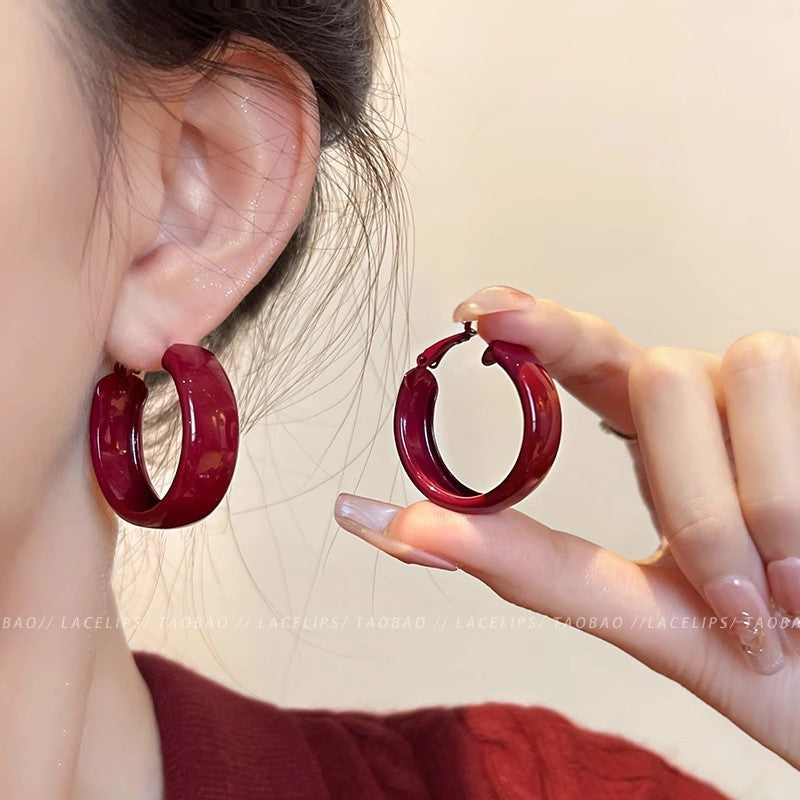 Ladies light luxury and versatile earrings